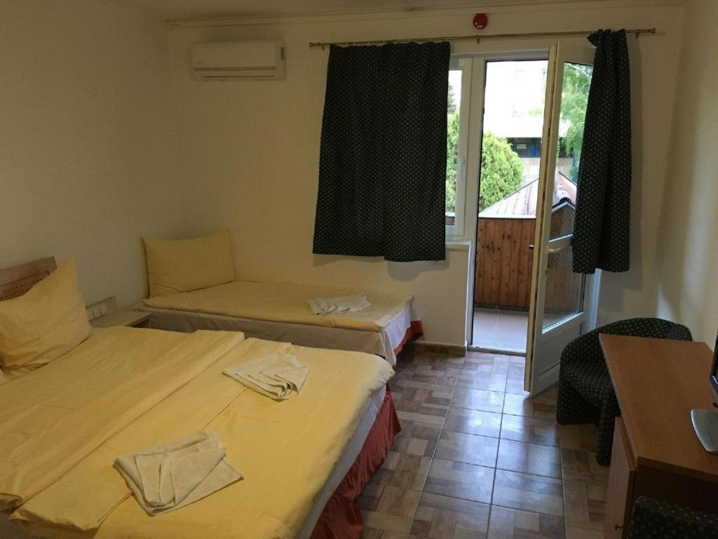 Fenyves Hotel Balatonfenyves Extérieur photo