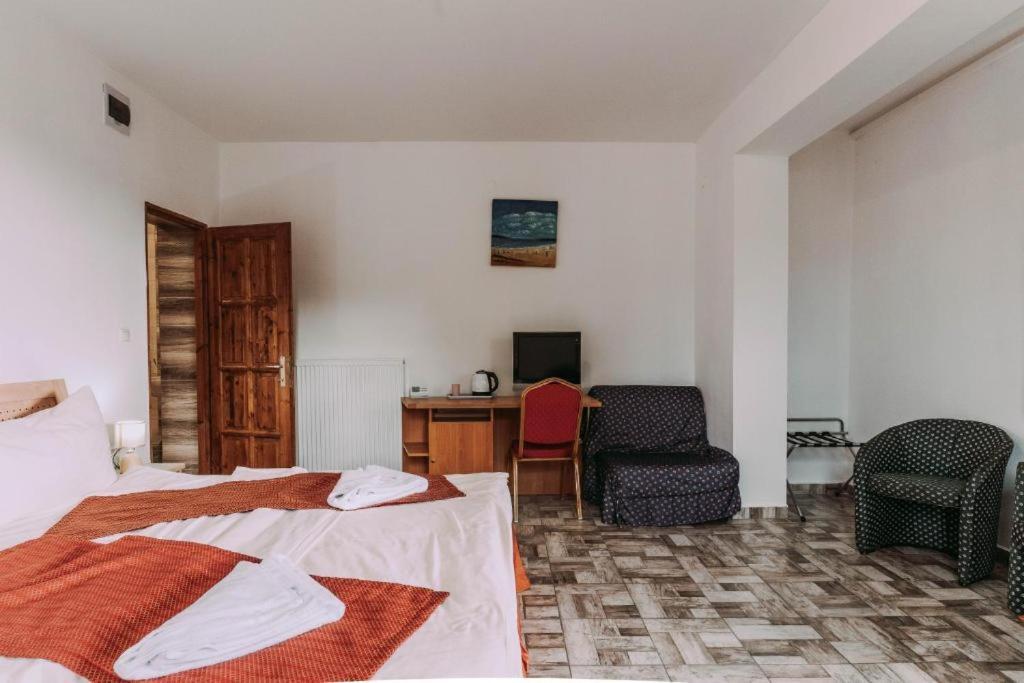 Fenyves Hotel Balatonfenyves Extérieur photo