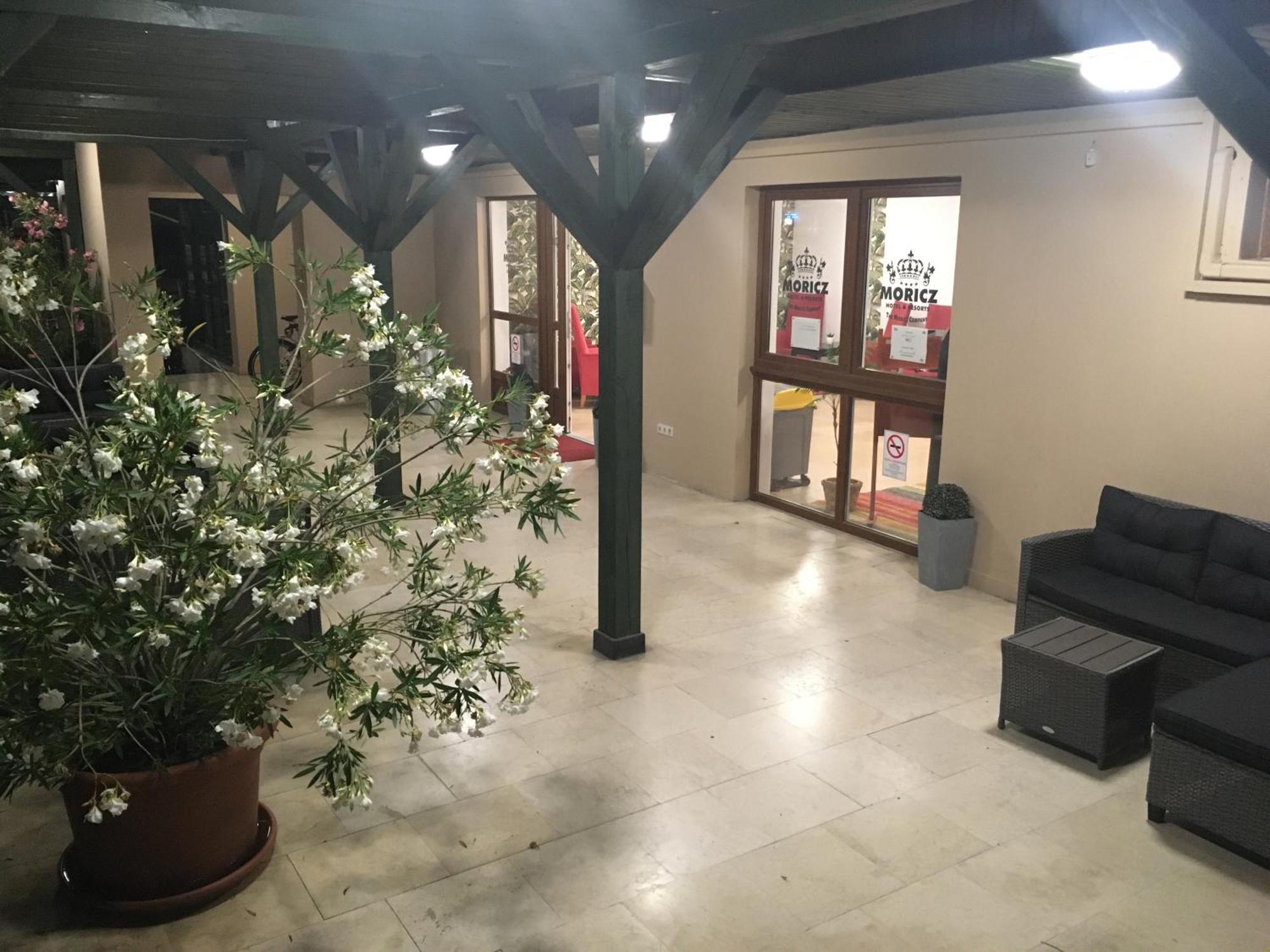 Fenyves Hotel Balatonfenyves Extérieur photo