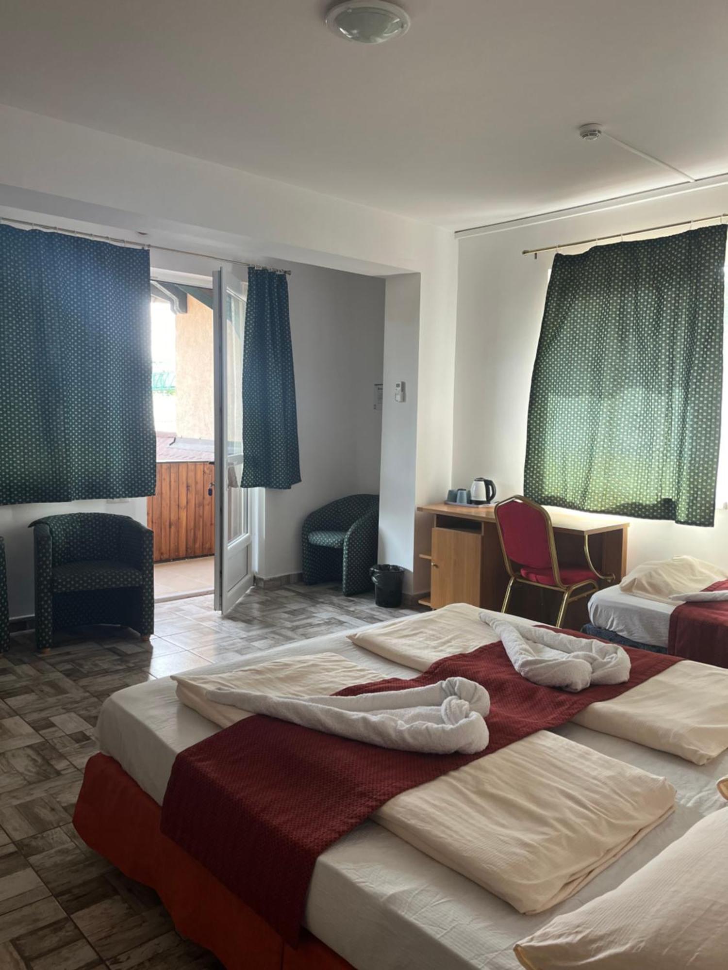 Fenyves Hotel Balatonfenyves Extérieur photo