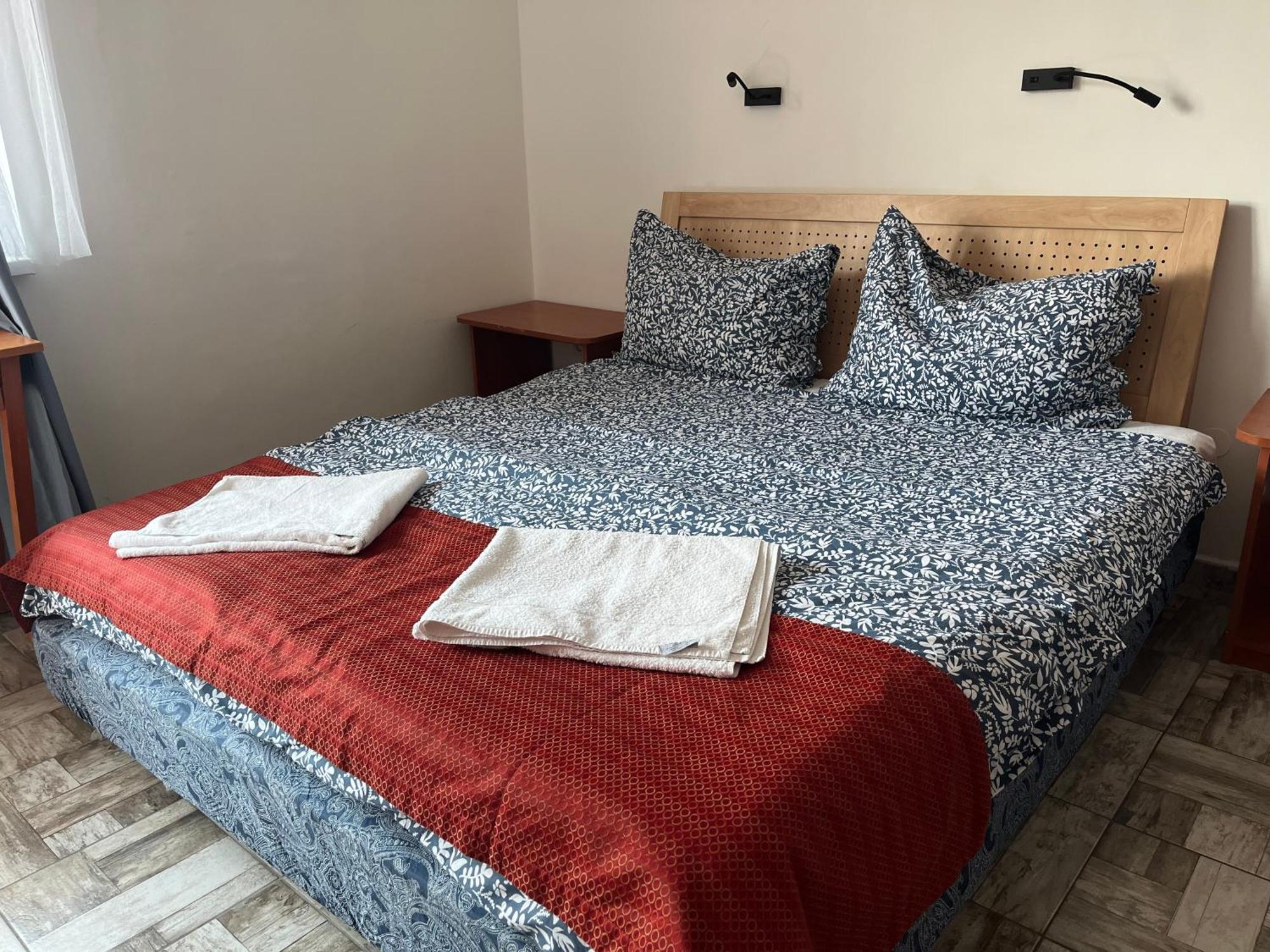 Fenyves Hotel Balatonfenyves Extérieur photo